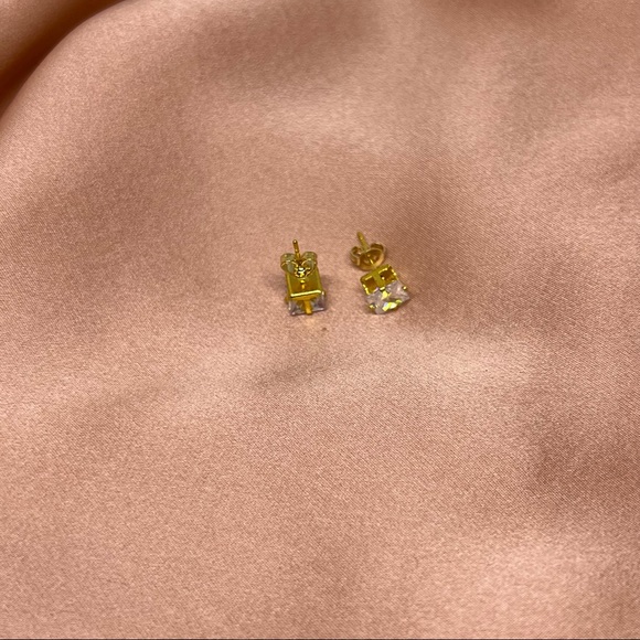 Princess Cut Gold Toned Crystal Studded Earring - Picture 5 of 5